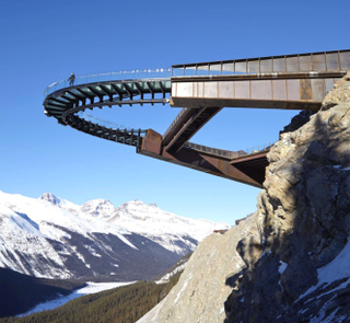 Illustration for article titled The World's Best Pedestrian Bridge and 7 More Stunning Urban Structures